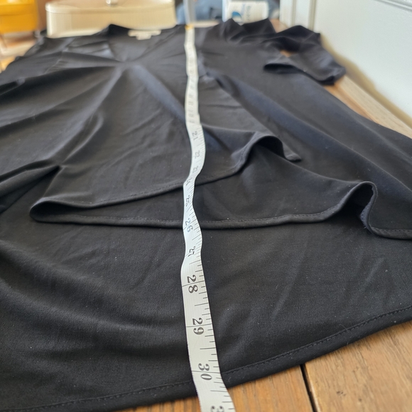 Joseph Ribkoff Black Top Size 6 Sm to Med - Monochrome, lagenlook - Picture 9 of 10